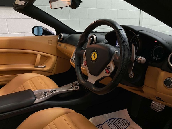 Used Ferrari California 2010 for sale - 76277760: Photo 16
