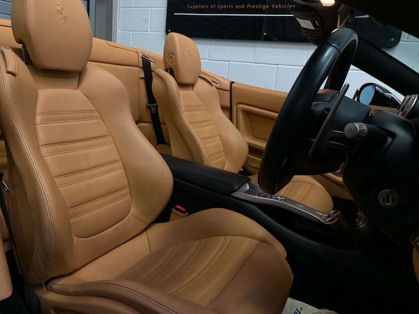Used Ferrari California 2010 for sale - 76277760: Photo 17