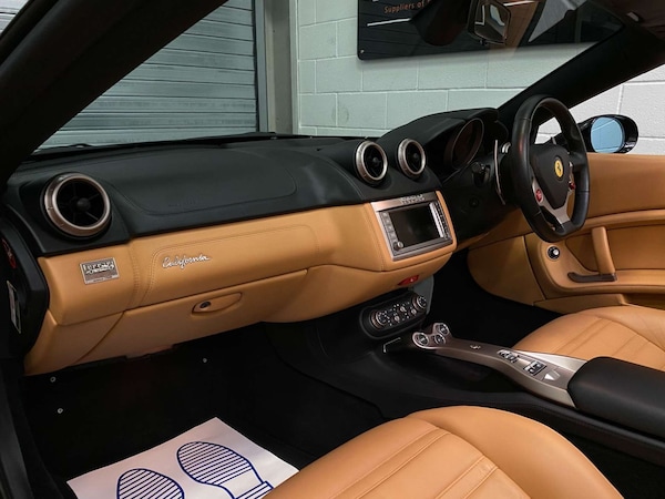 Used Ferrari California 2010 for sale - 76277760: Photo 18