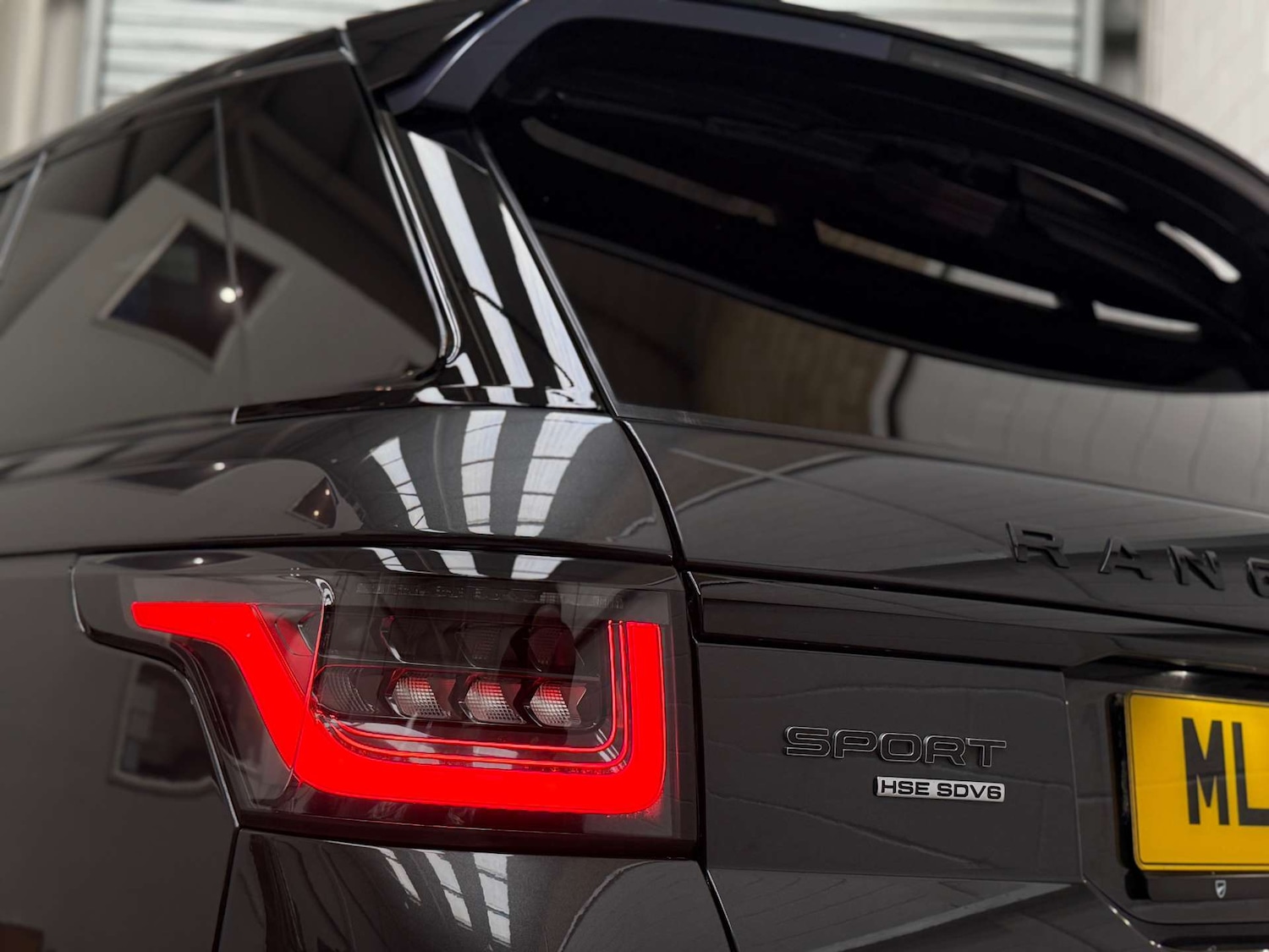 Used Land Rover Range Rover Sport 2018 for sale - 76393376: Photo 10