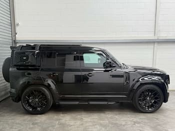 Used Land Rover Defender 2021 for sale - 79711143: Photo