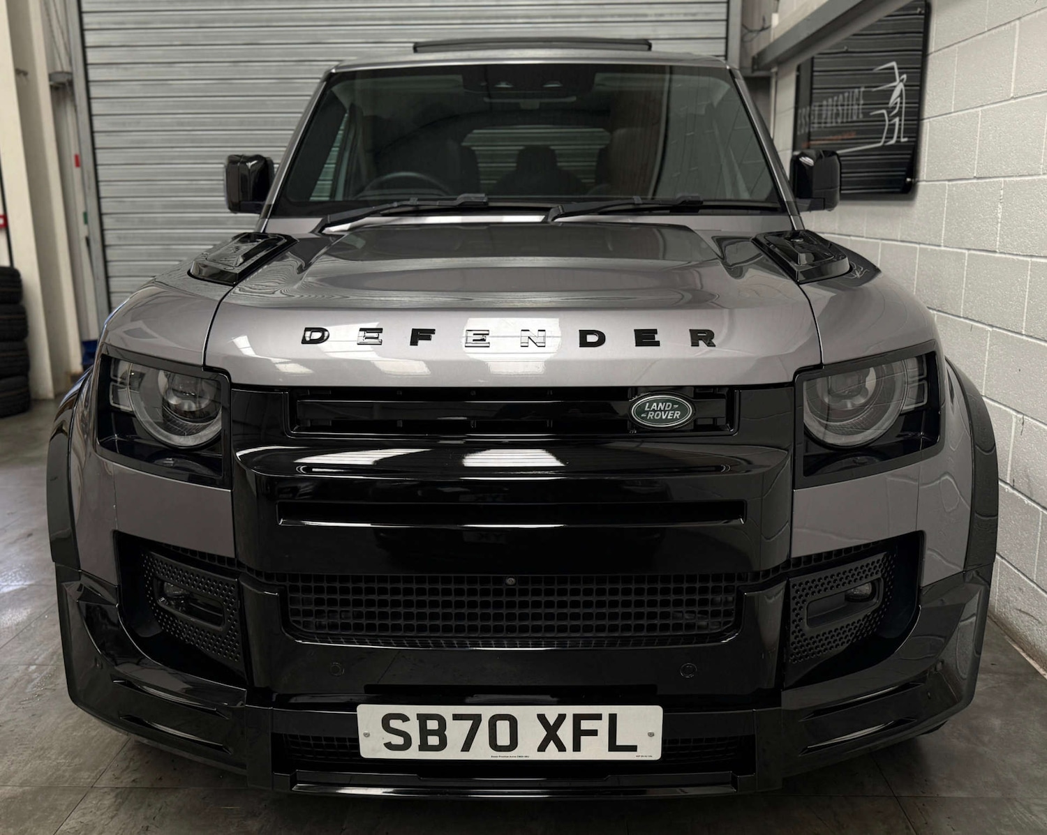 Used Land Rover Defender 2020 for sale - 76374451: Photo 2