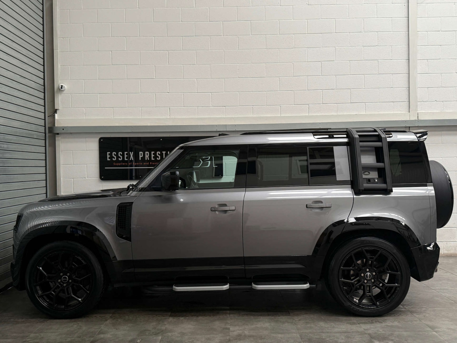 Used Land Rover Defender 2020 for sale - 76374451: Photo 4