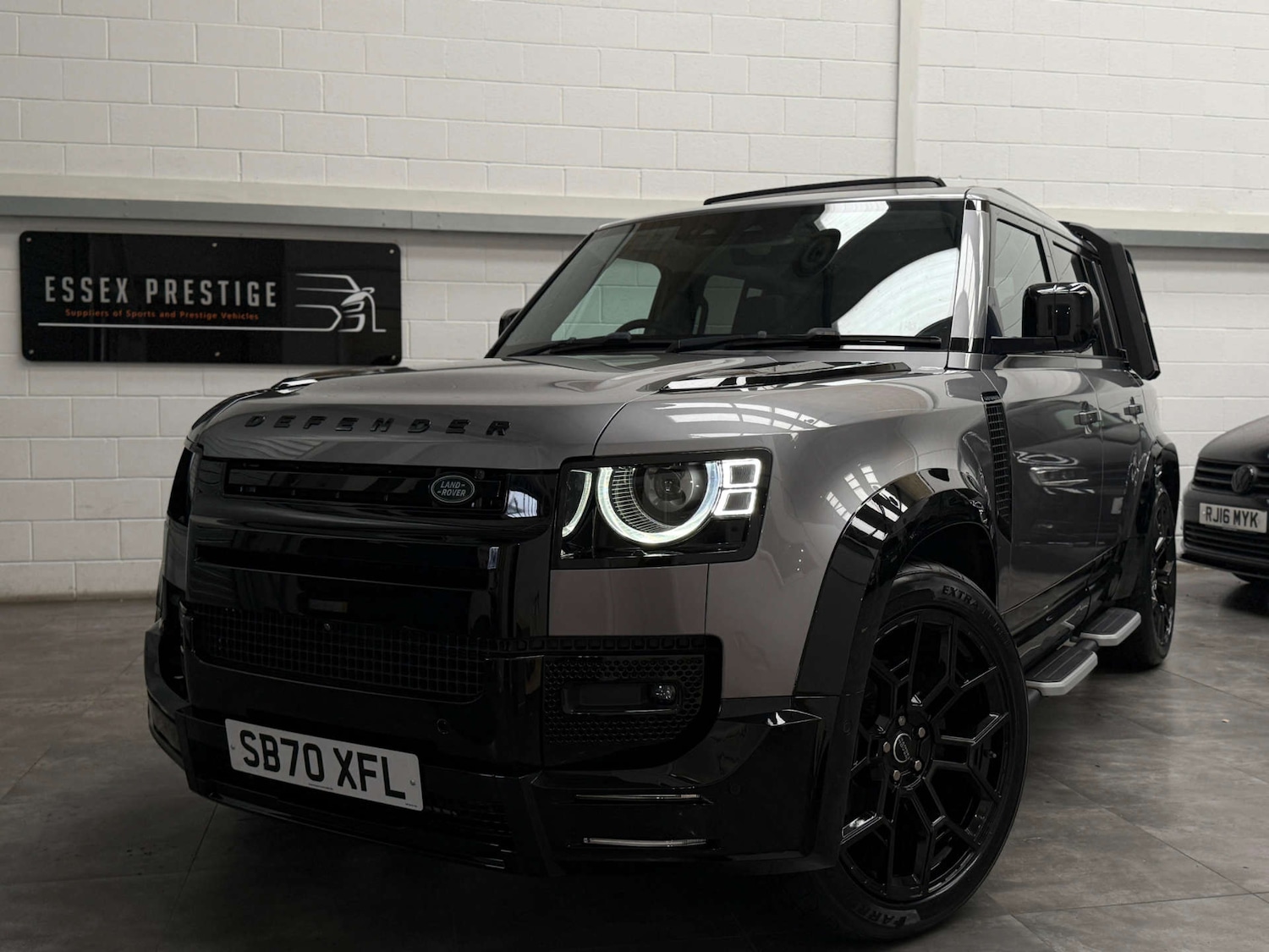 Used Land Rover Defender 2020 for sale - 76374451: Photo 9