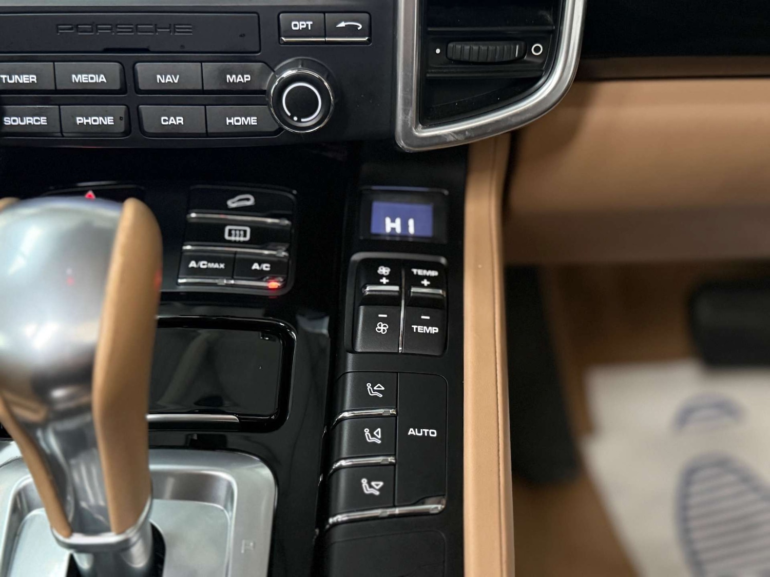 Used Porsche Cayenne 2018 for sale - 77643247: Photo 23