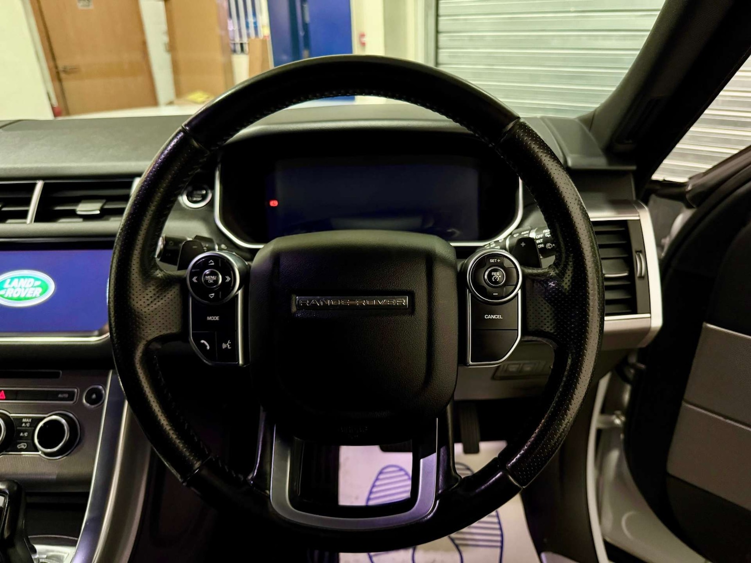 Used Land Rover Range Rover Sport 2017 for sale - 76495822: Photo 15