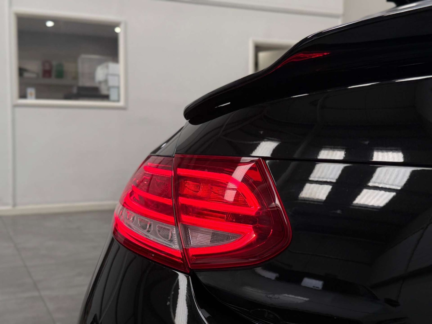 Used Mercedes-Benz C-Class 2017 for sale - 76068115: Photo 12
