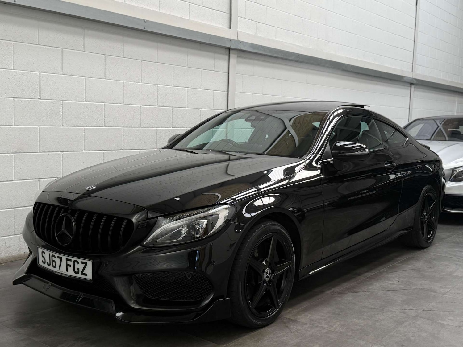 Used Mercedes-Benz C-Class 2017 for sale - 76068115: Photo 3