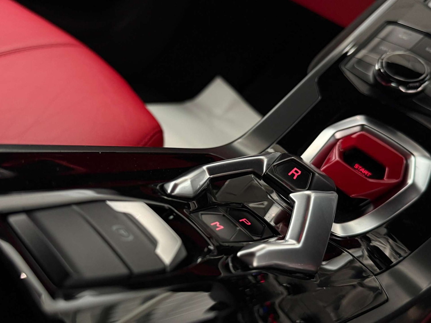 Used Lamborghini Huracan 2015 for sale - 76601333: Photo 21