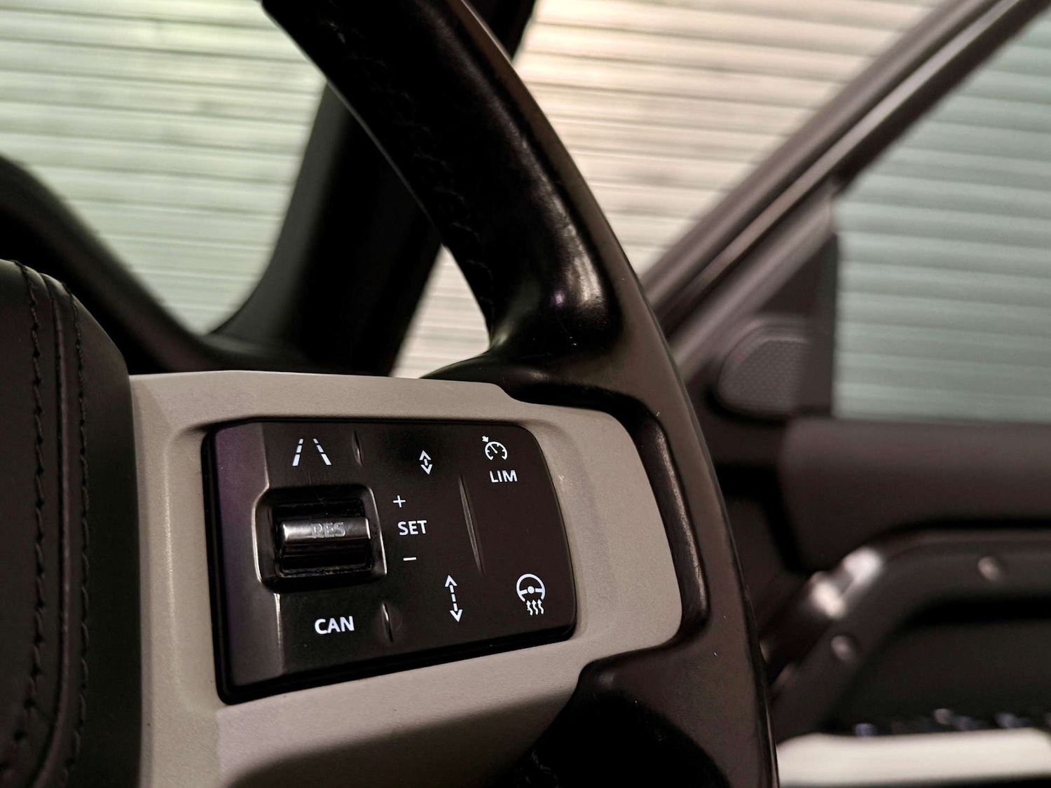Used Land Rover Defender 2021 for sale - 76107552: Photo 20