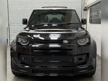 Used Land Rover Defender 2021 for sale - 76107552: Photo 2
