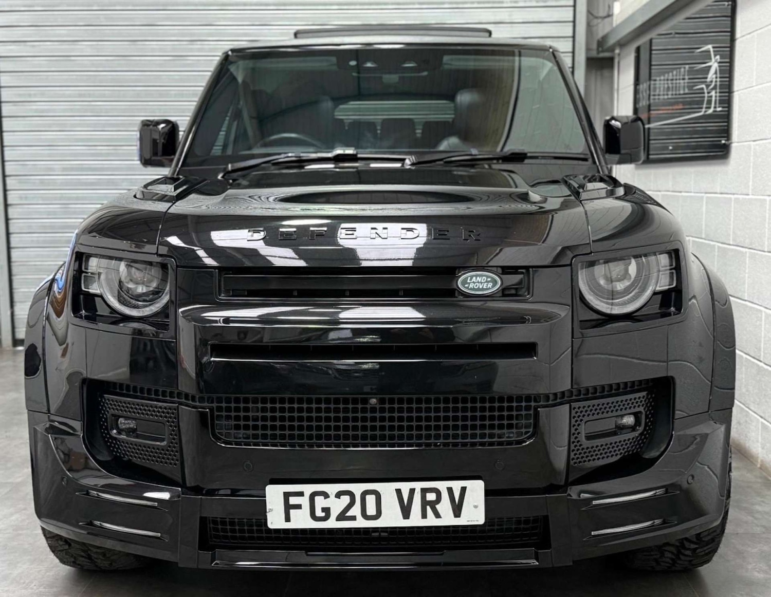 Used Land Rover Defender 2020 for sale - 76478957: Photo 2
