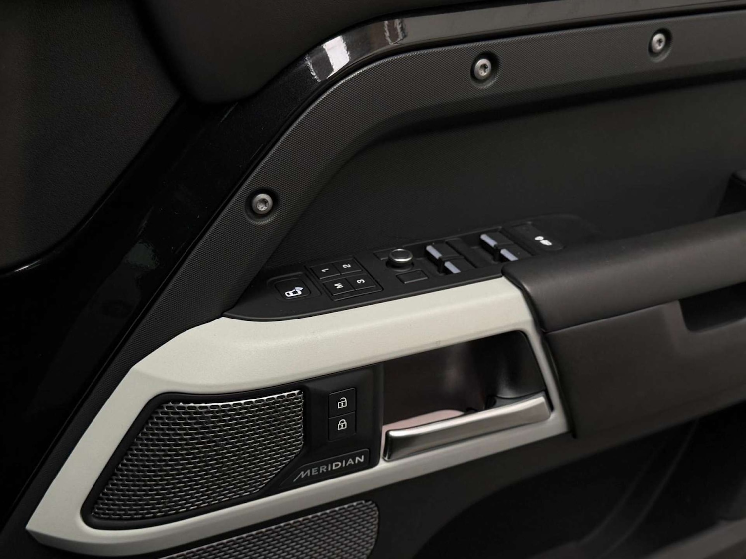 Used Land Rover Defender 2020 for sale - 76478957: Photo 23