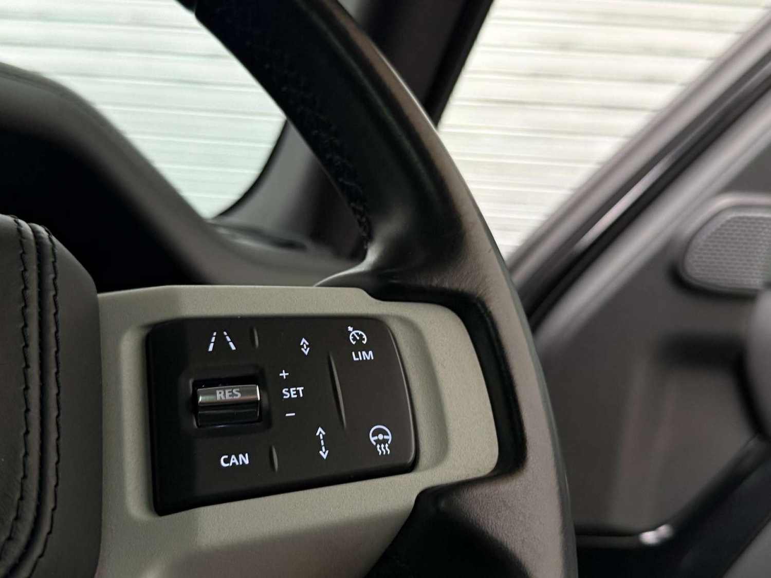 Used Land Rover Defender 2020 for sale - 76478957: Photo 25