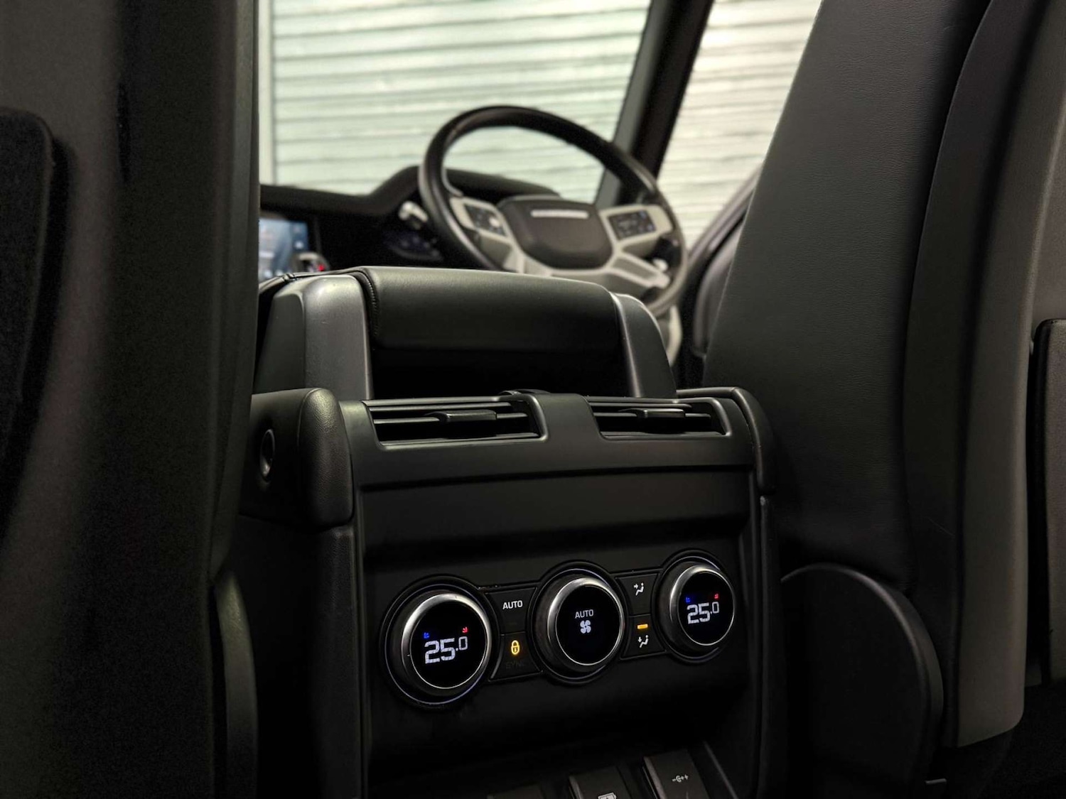 Used Land Rover Defender 2020 for sale - 76478957: Photo 26