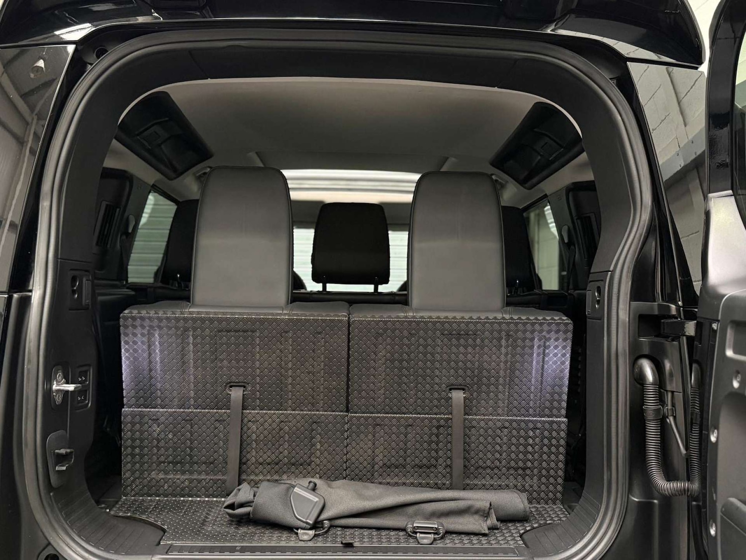 Used Land Rover Defender 2020 for sale - 76478957: Photo 28