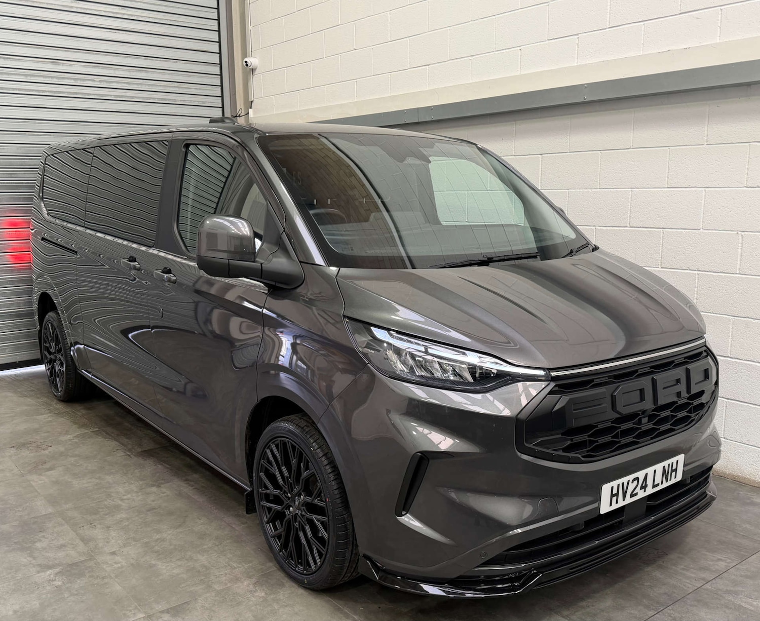 Used Ford Tourneo Custom 2024 for sale - 76854621: Photo 1