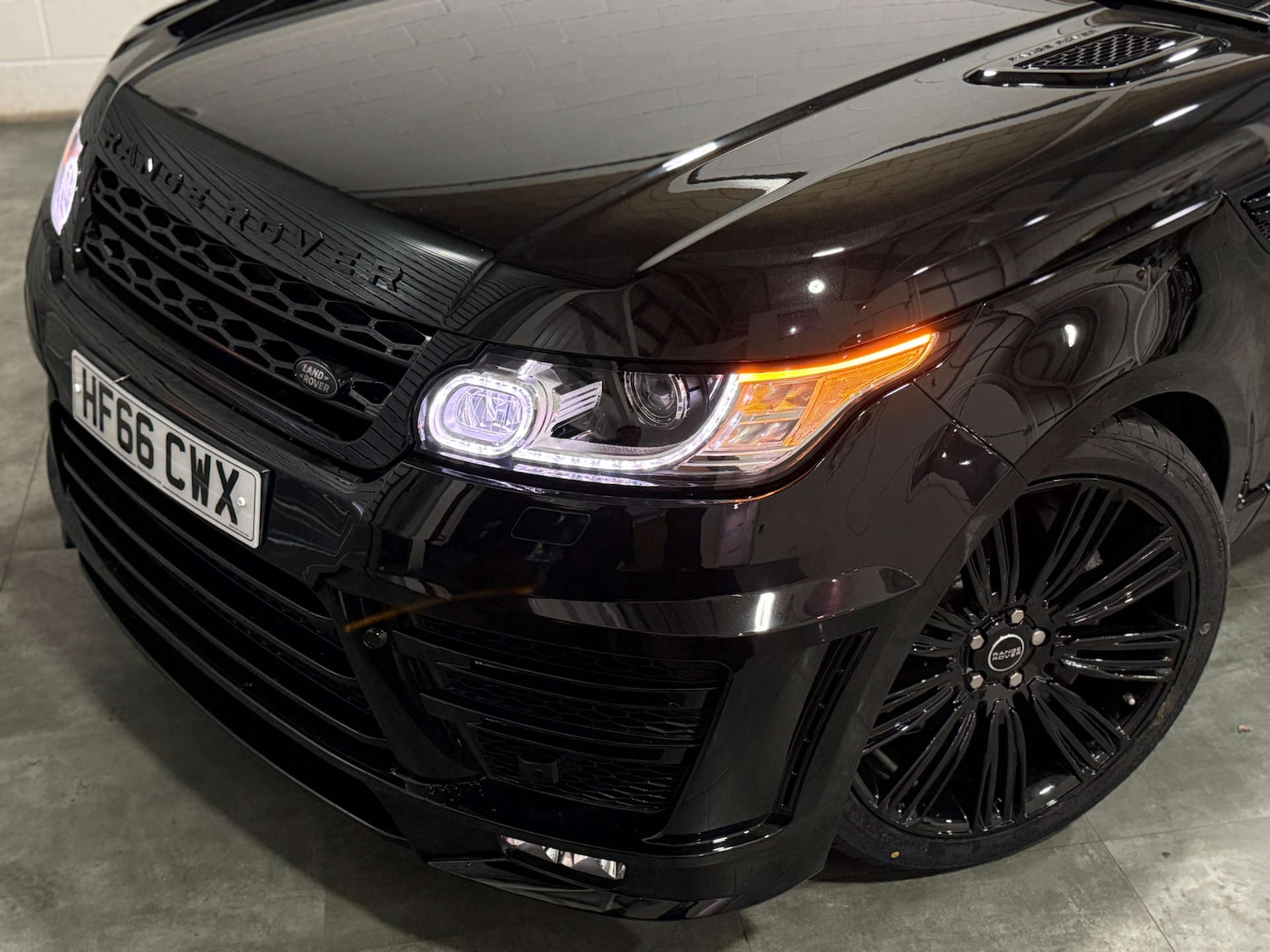 Used Land Rover Range Rover Sport 2017 for sale - 76536935: Photo 10