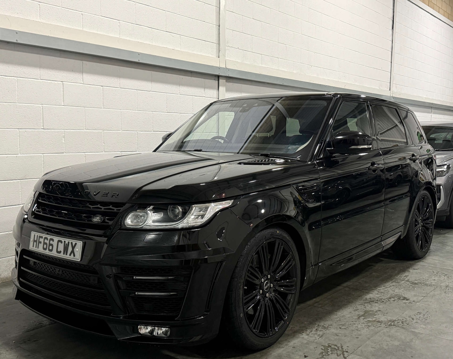 Used Land Rover Range Rover Sport 2017 for sale - 76536935: Photo 3
