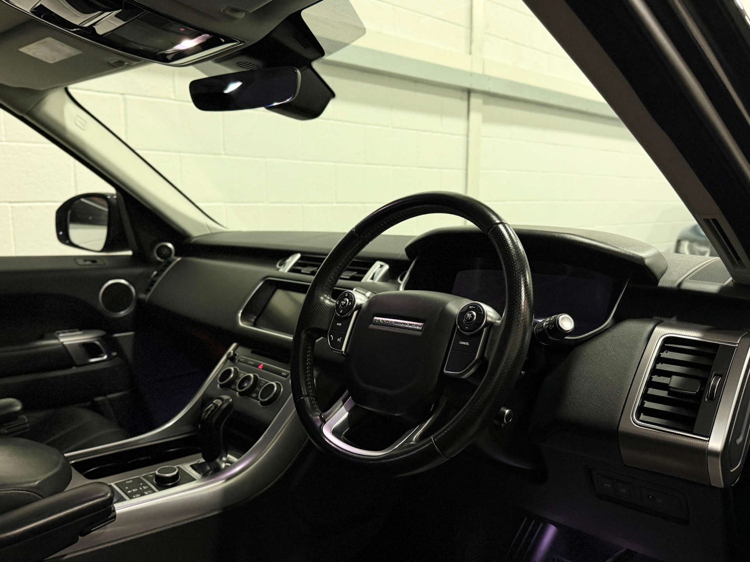 Used Land Rover Range Rover Sport 2017 for sale - 76829879: Photo 15