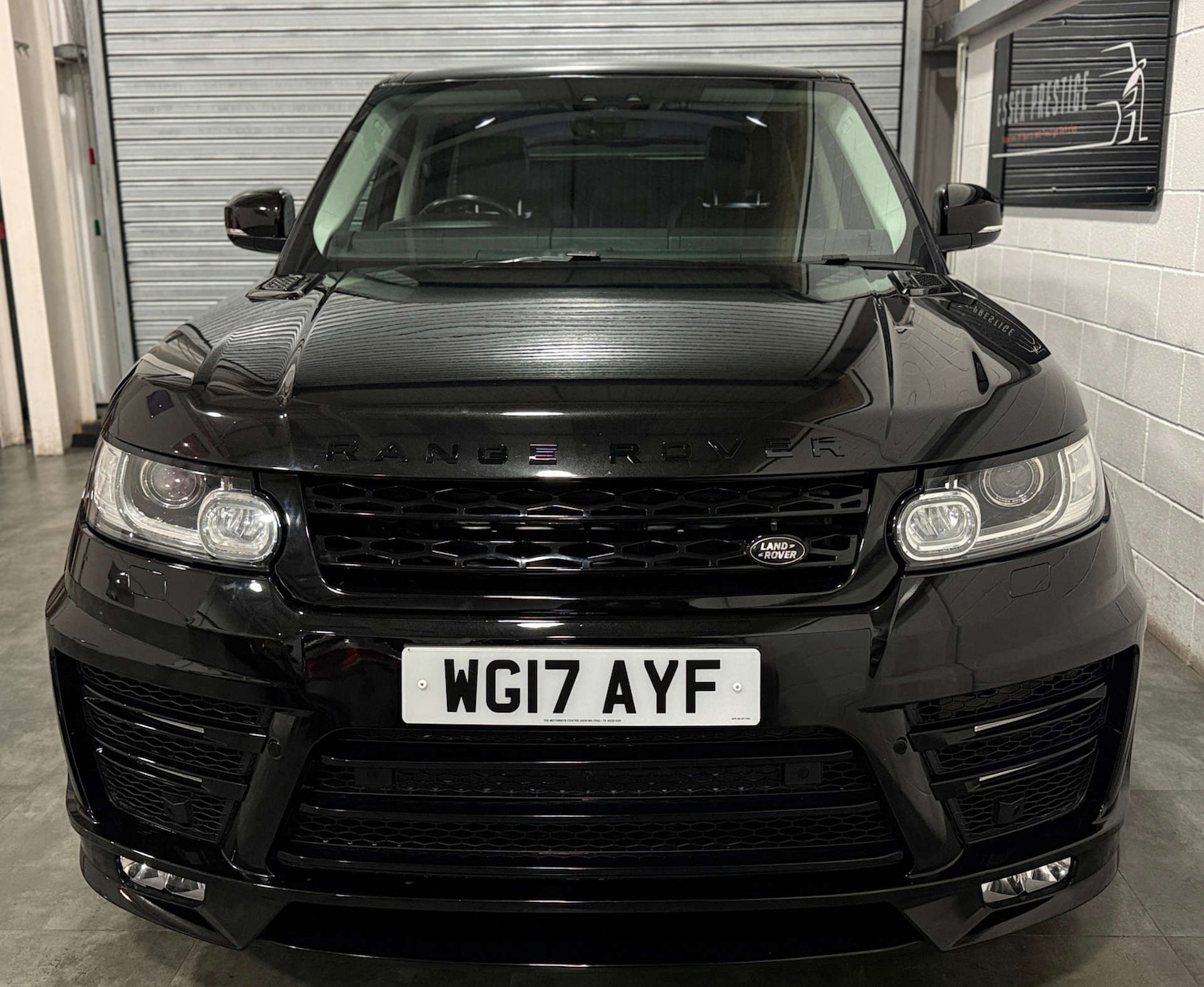 Used Land Rover Range Rover Sport 2017 for sale - 76829879: Photo 2