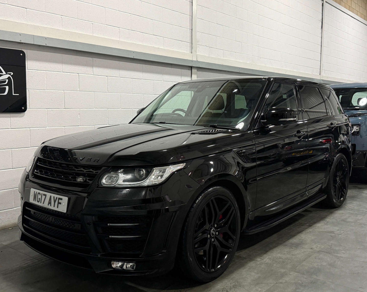Used Land Rover Range Rover Sport 2017 for sale - 76829879: Photo 3