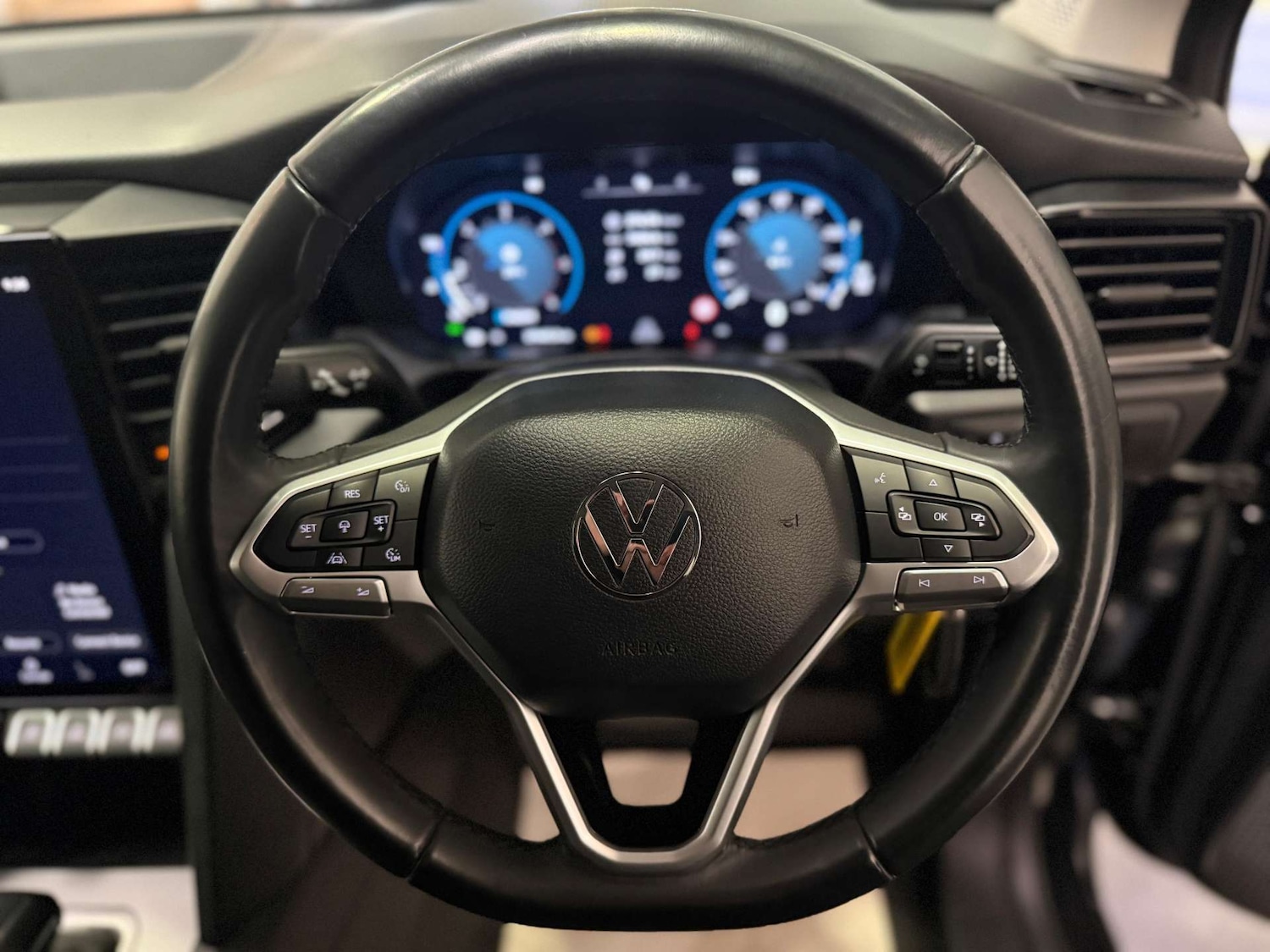 Used Volkswagen Amarok 2024 for sale - 77778184: Photo 14