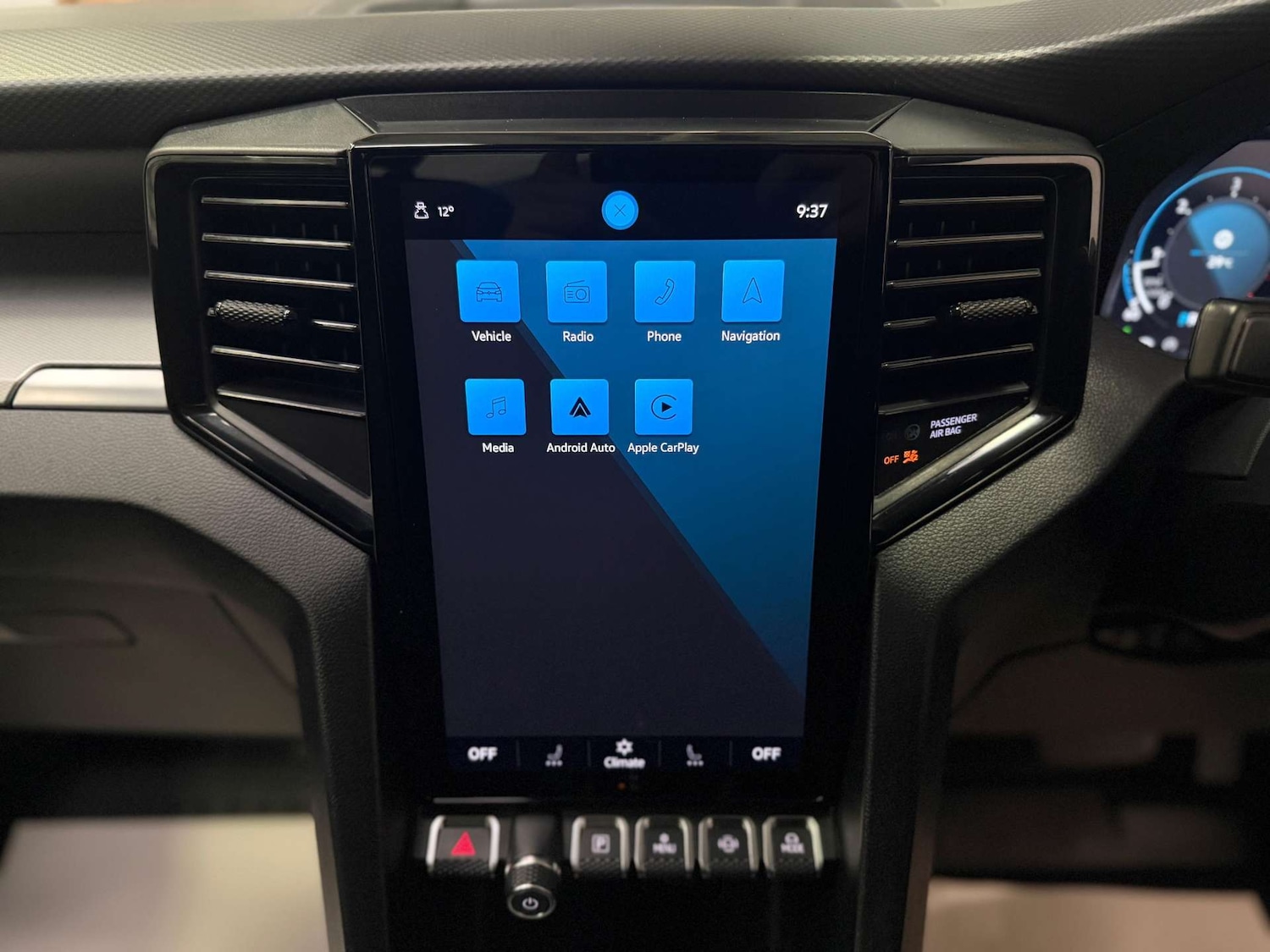 Used Volkswagen Amarok 2024 for sale - 77778184: Photo 24