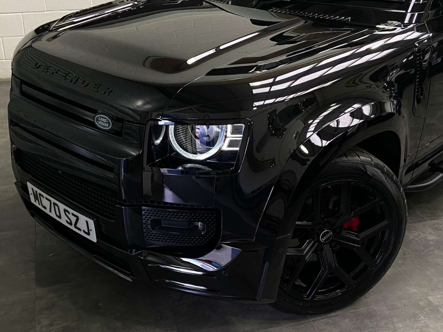 Used Land Rover Defender 2020 for sale - 77469881: Photo 11