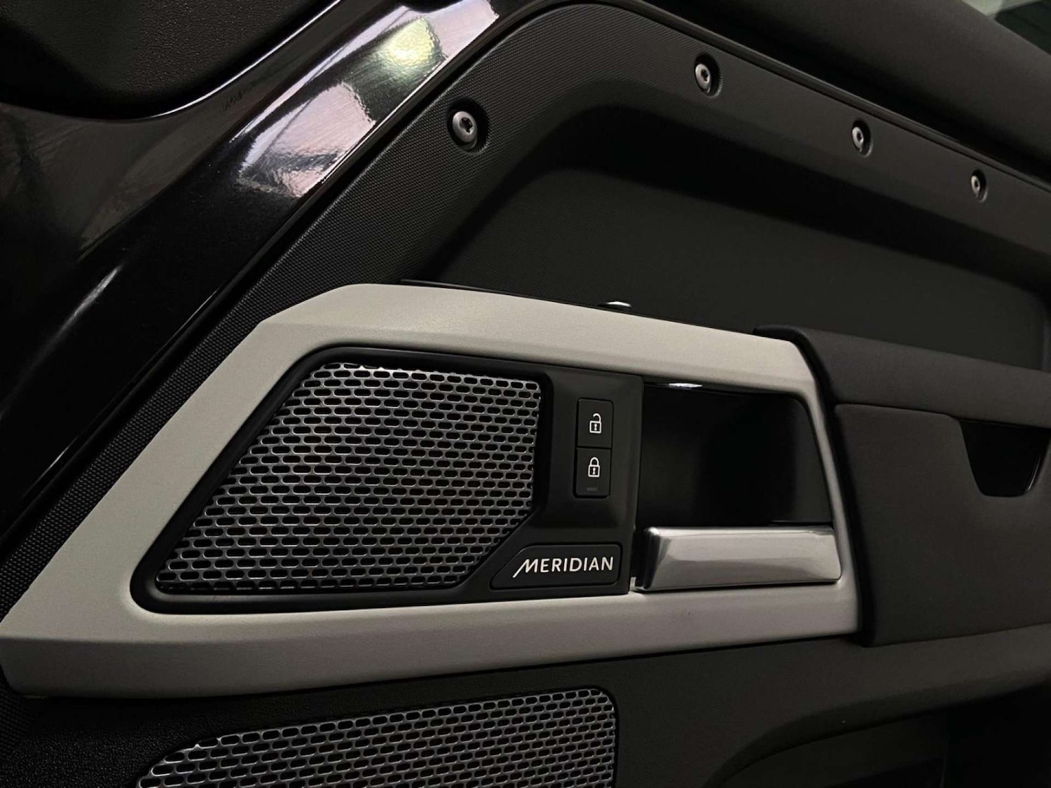 Used Land Rover Defender 2020 for sale - 77469881: Photo 24