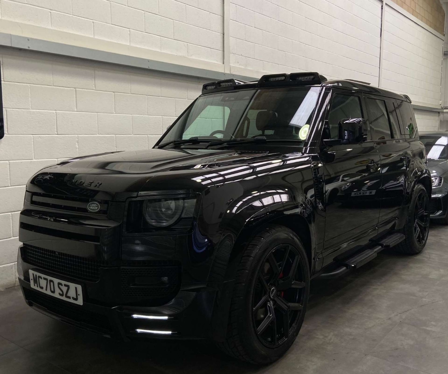 Used Land Rover Defender 2020 for sale - 77469881: Photo 3