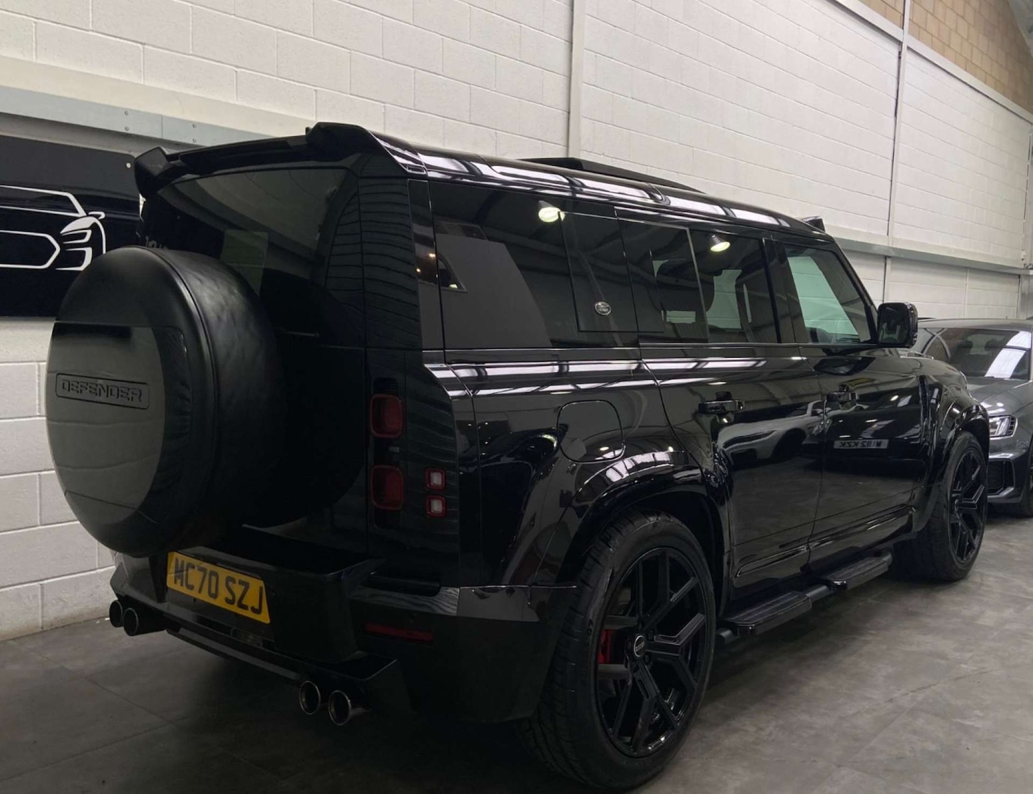 Used Land Rover Defender 2020 for sale - 77469881: Photo 8