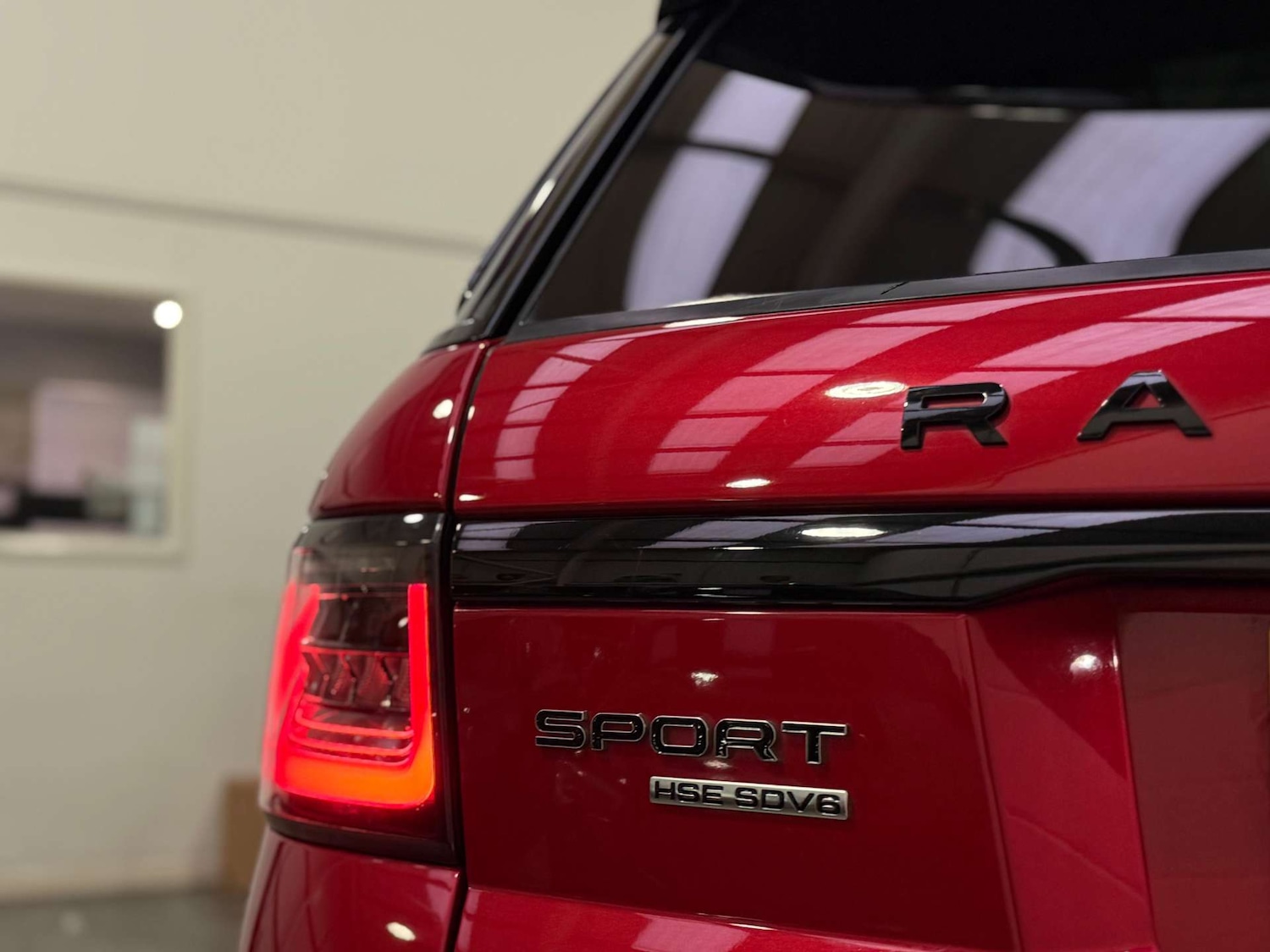Used Land Rover Range Rover Sport 2018 for sale - 76344991: Photo 10