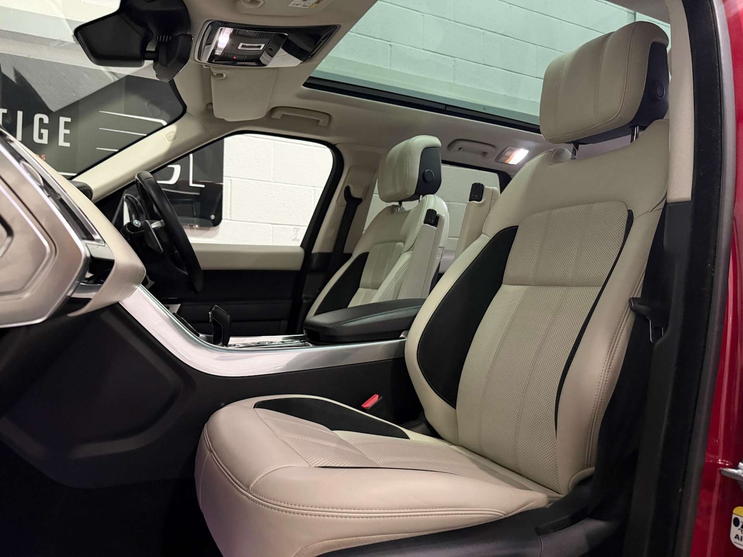 Used Land Rover Range Rover Sport 2018 for sale - 76344991: Photo 18