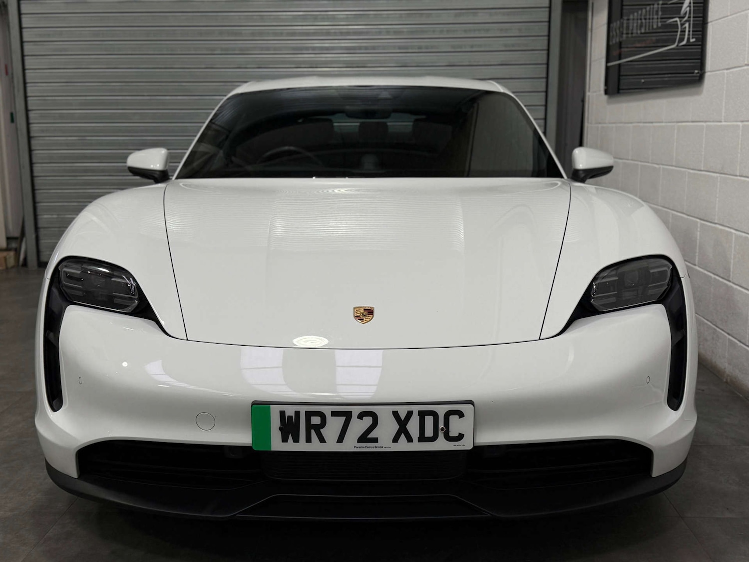 Used Porsche Taycan 2022 for sale - 76977384: Photo 2