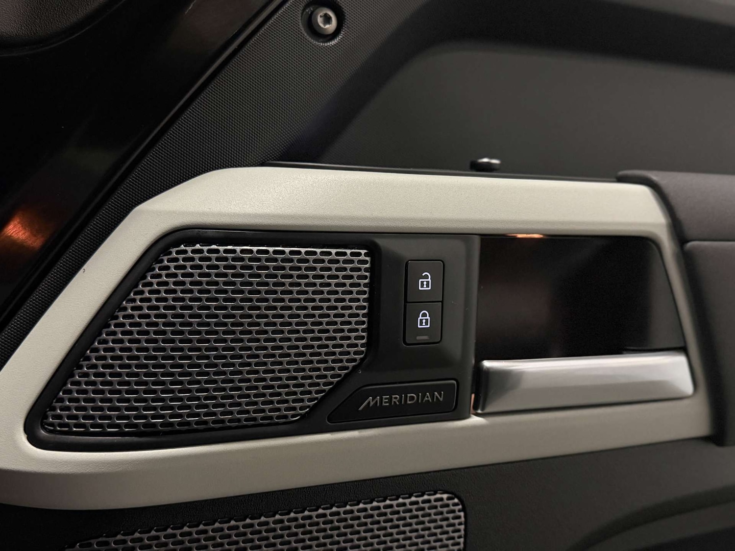 Used Land Rover Defender 2021 for sale - 77201549: Photo 20