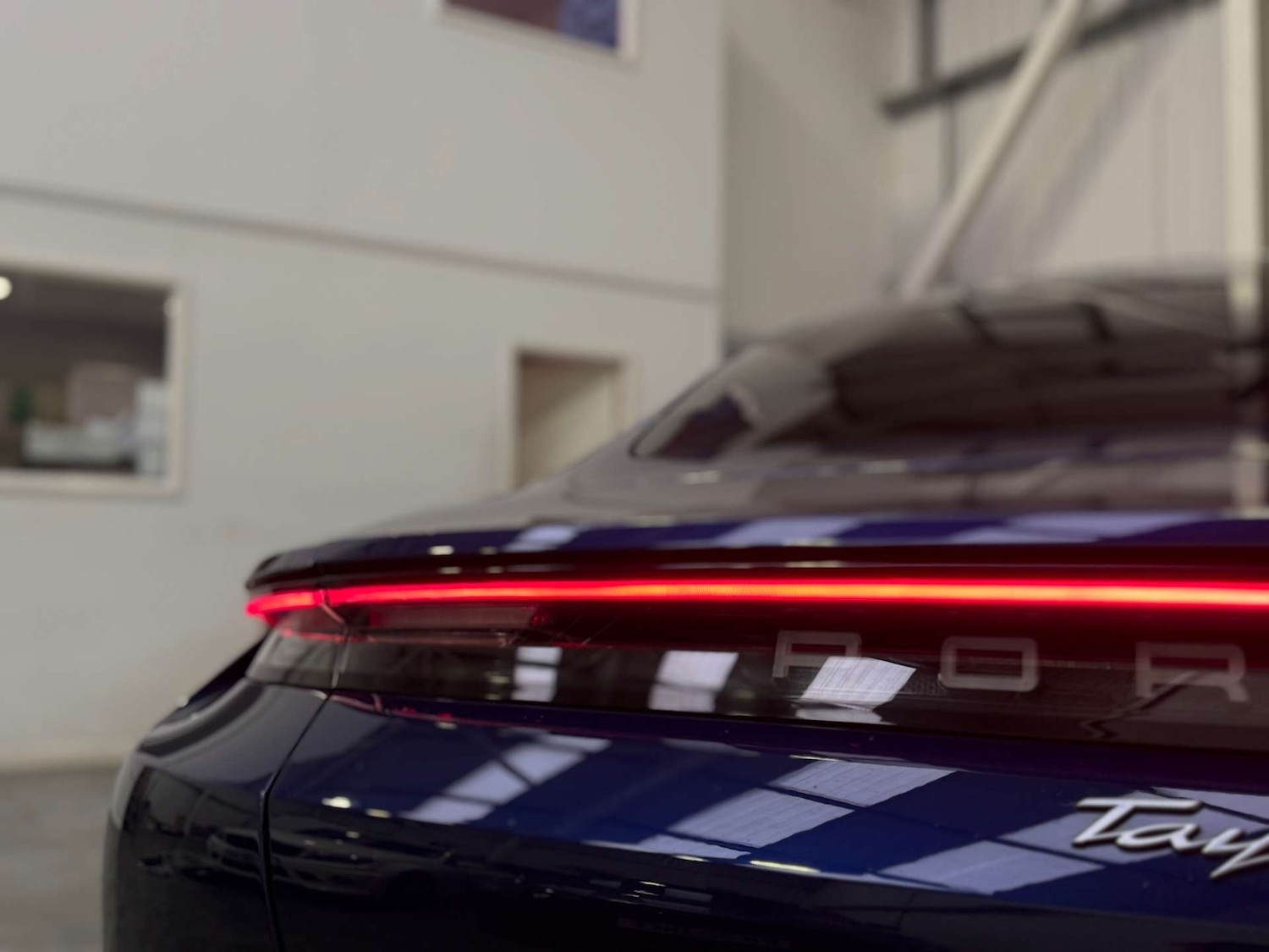 Used Porsche Taycan 2020 for sale - 76322843: Photo 10