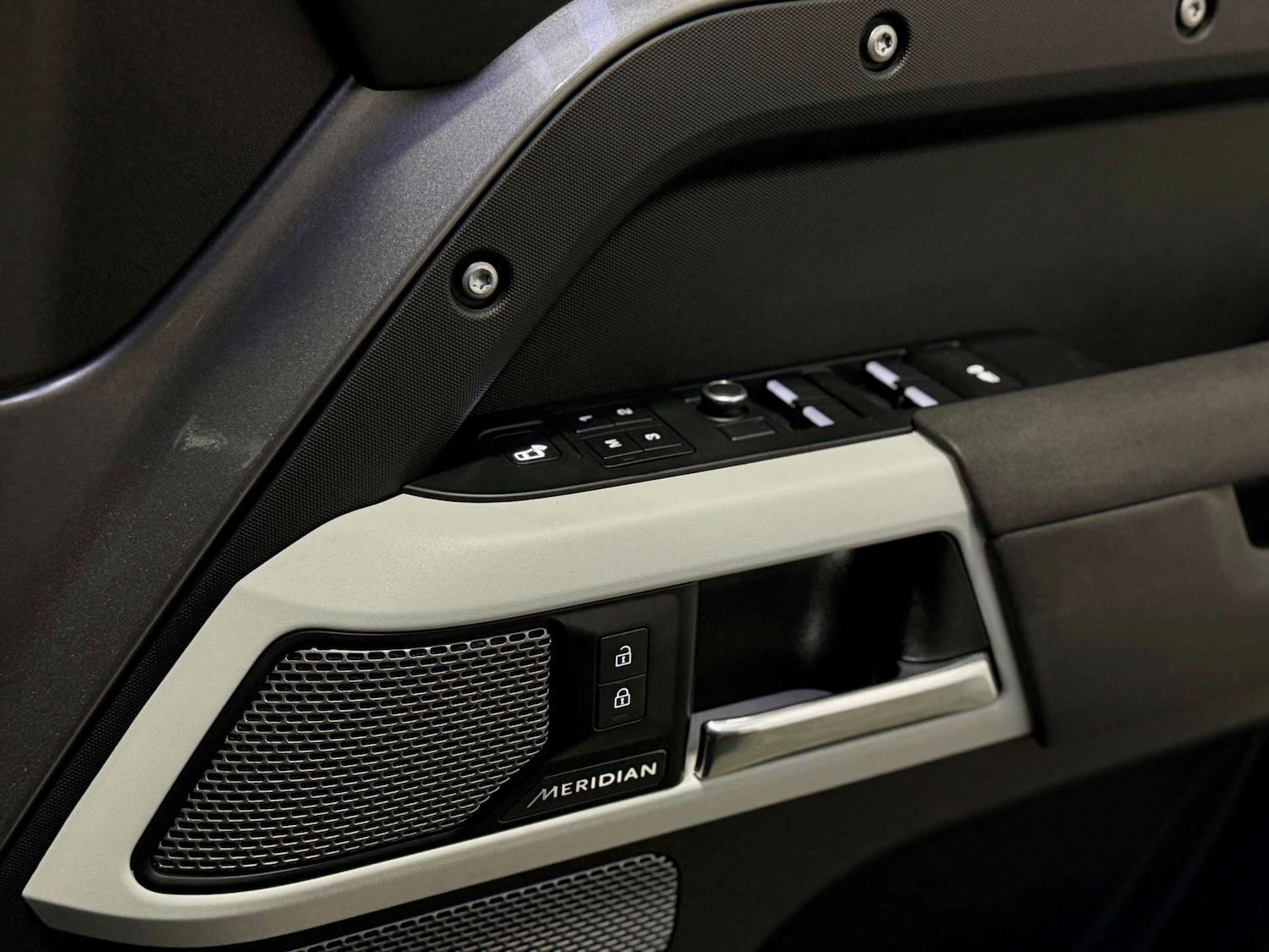 Used Land Rover Defender 2020 for sale - 78062323: Photo 19