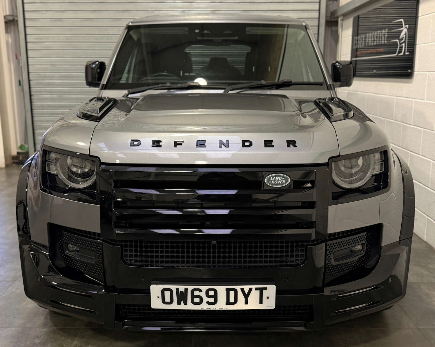 Used Land Rover Defender 2020 for sale - 78062323: Photo 2