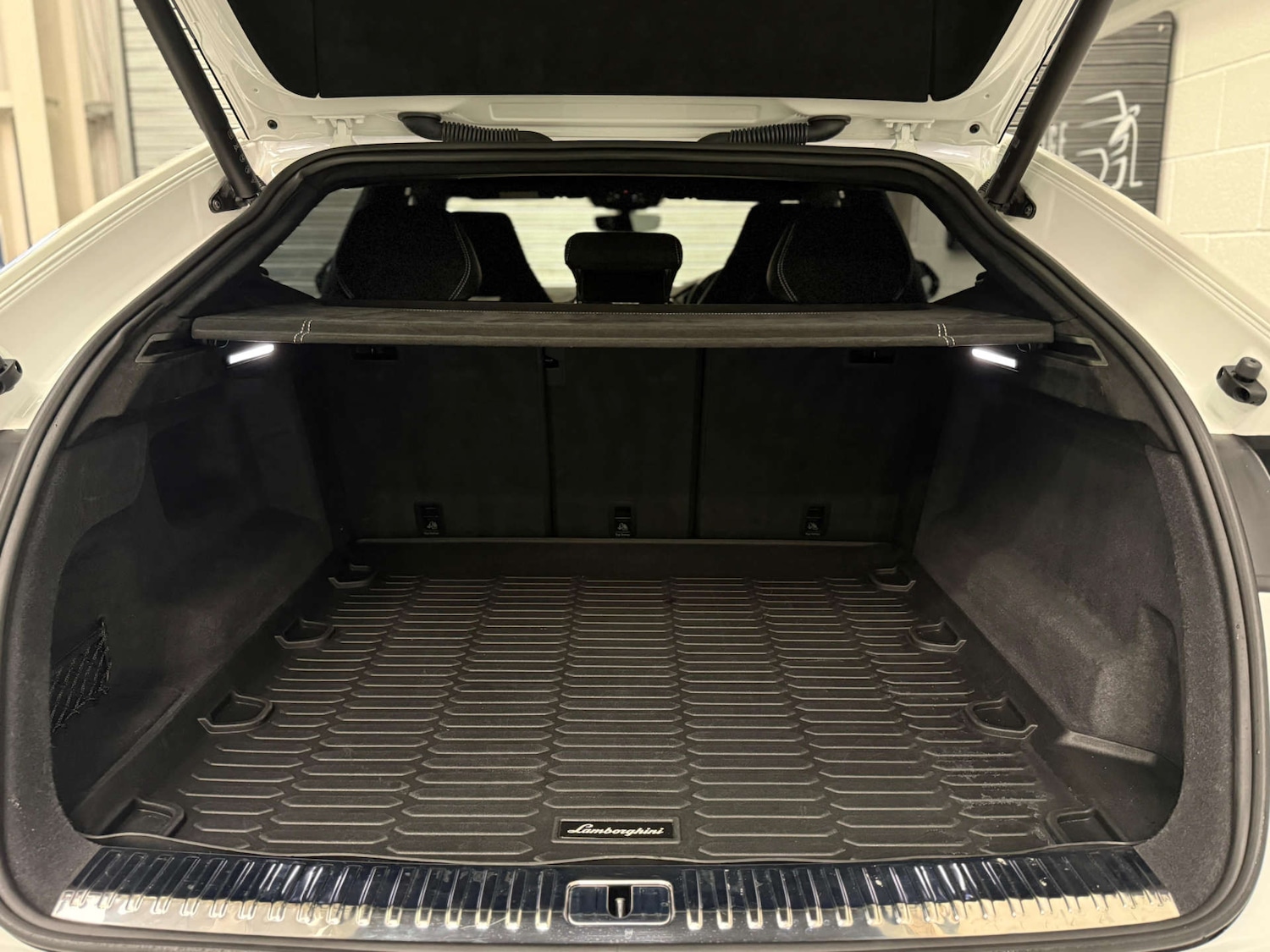 Used Lamborghini Urus 2024 for sale - 78125388: Photo 45