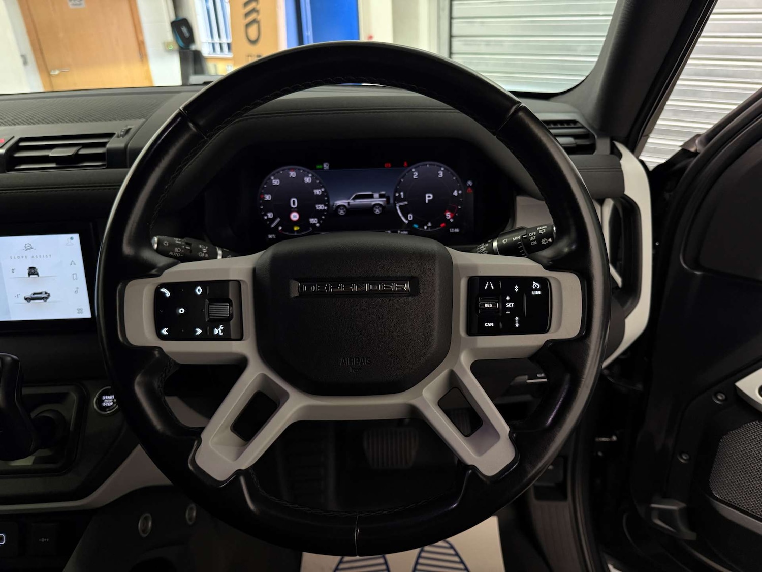 Used Land Rover Defender 2022 for sale - 76453780: Photo 12