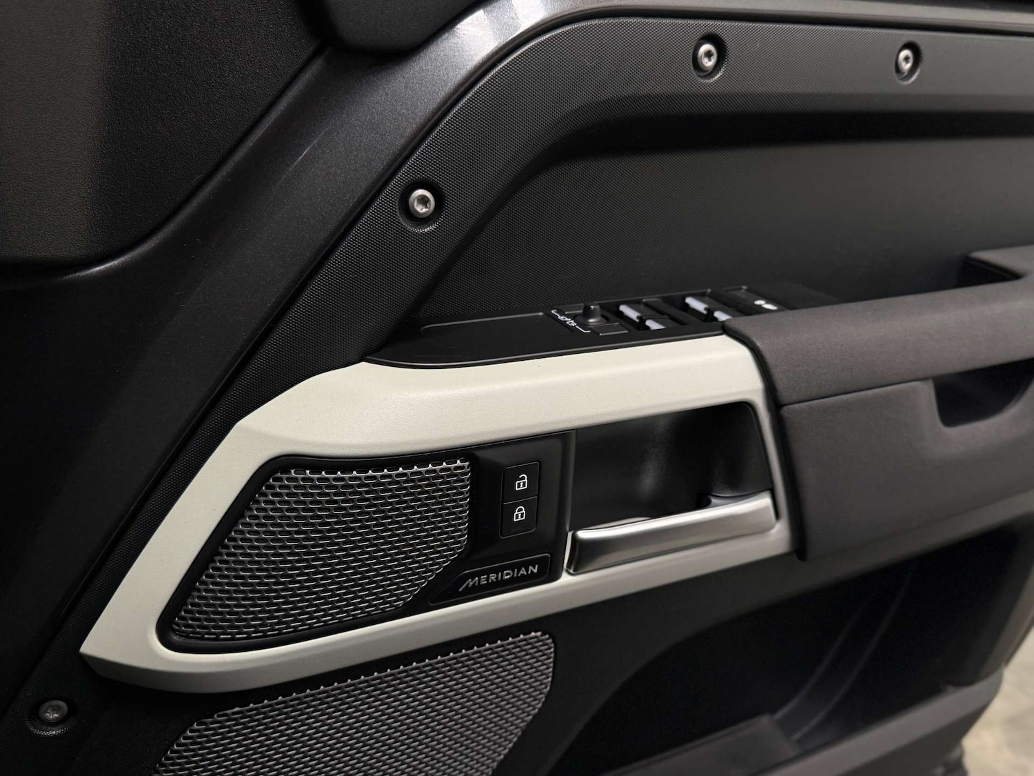 Used Land Rover Defender 2022 for sale - 76453780: Photo 20