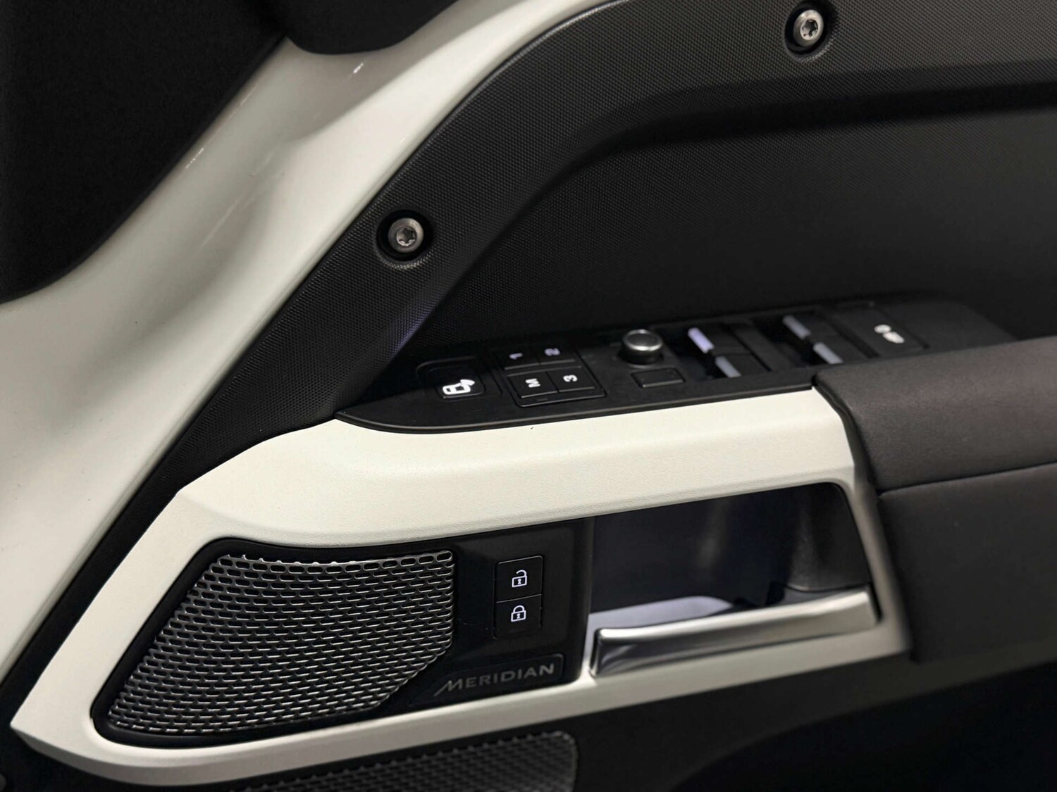 Used Land Rover Defender 2020 for sale - 77498246: Photo 24