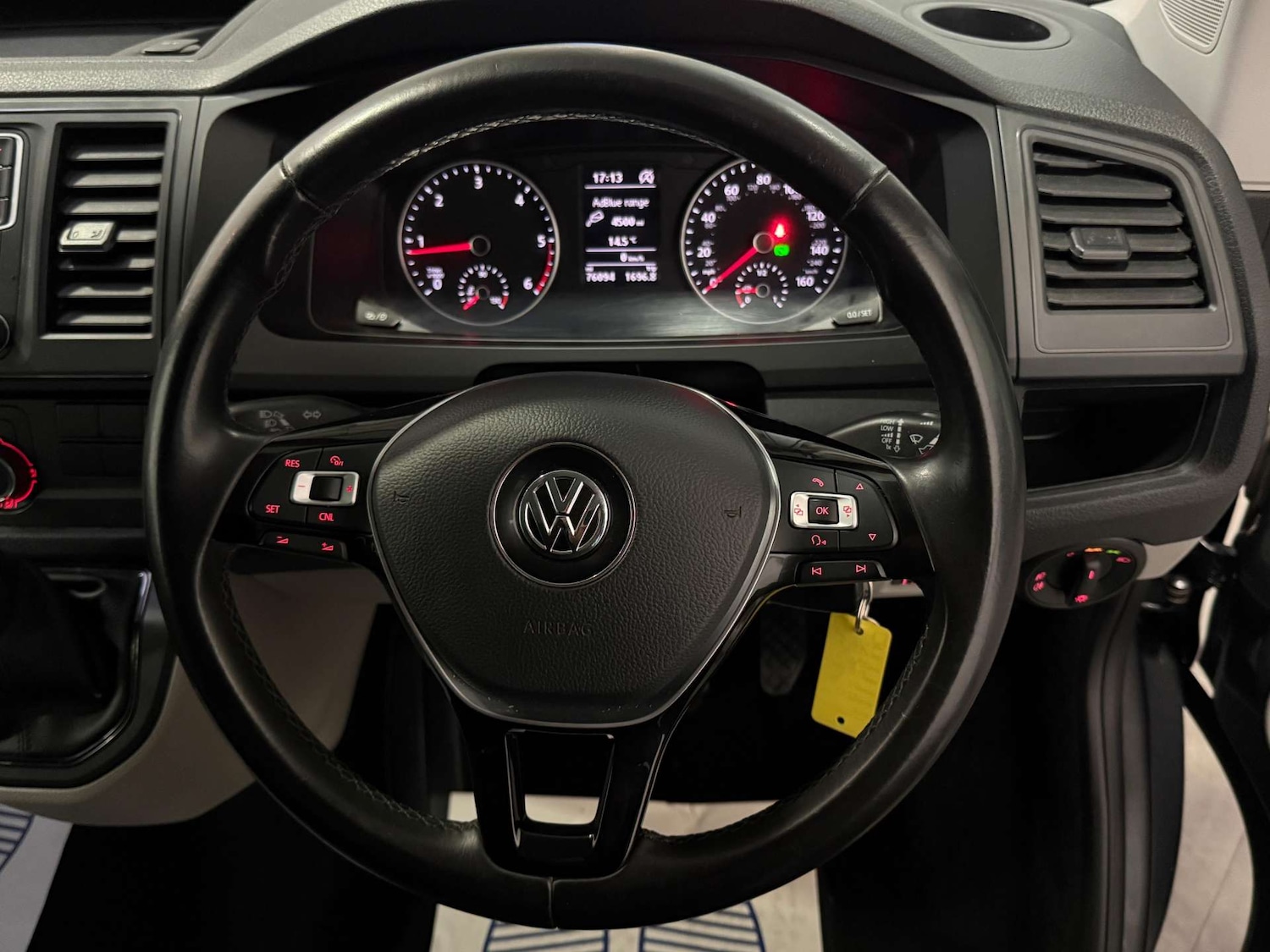 Used Volkswagen Transporter 2017 for sale - 76387486: Photo 10