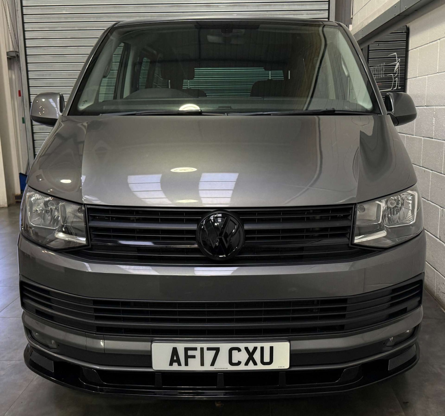 Used Volkswagen Transporter 2017 for sale - 76387486: Photo 2