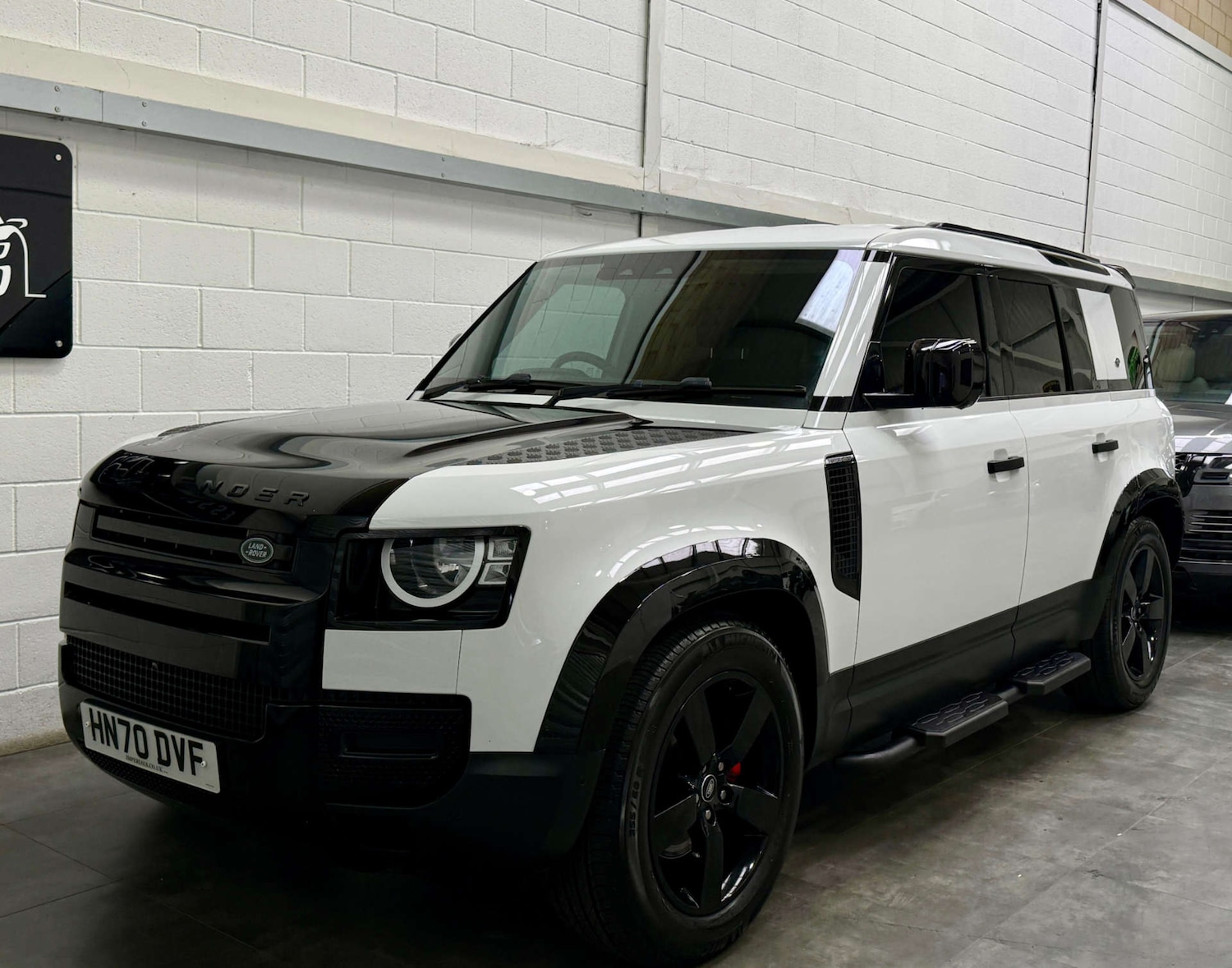 Used Land Rover Defender 2020 for sale - 77115851: Photo 3
