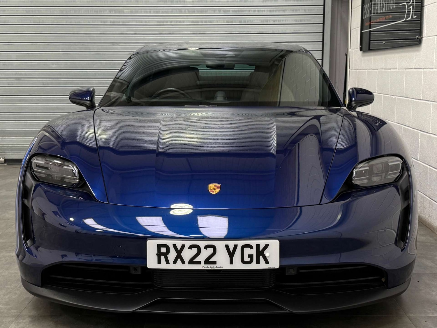 Used Porsche Taycan 2022 for sale - 76159782: Photo 2
