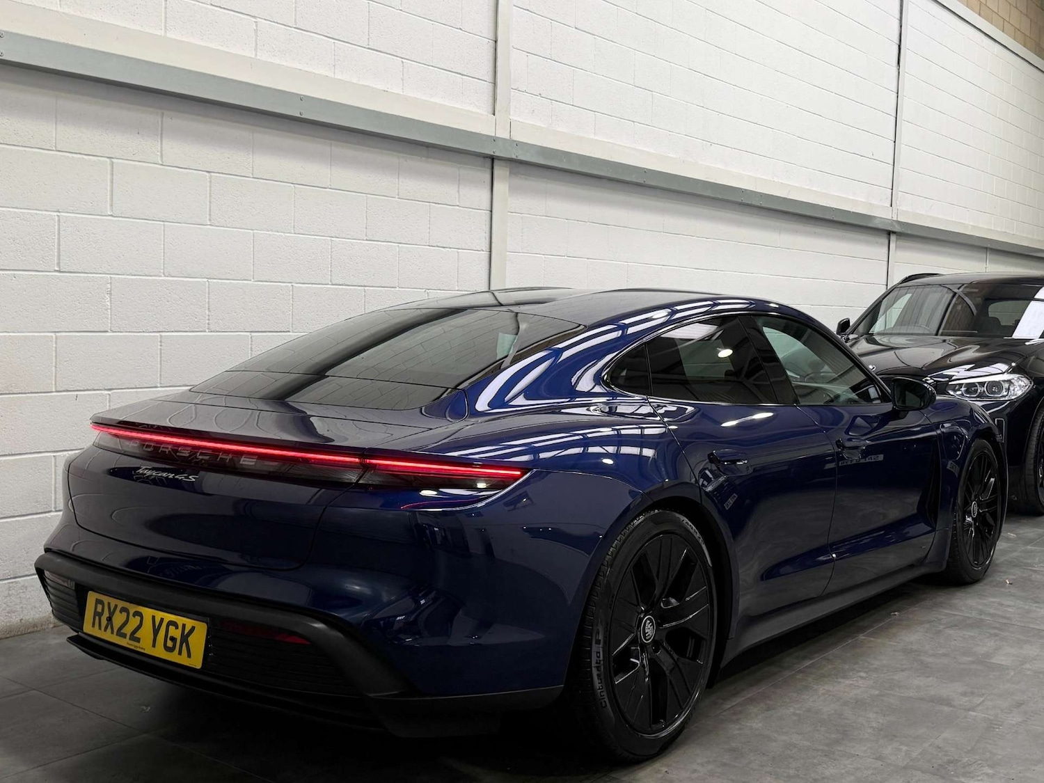 Used Porsche Taycan 2022 for sale - 76159782: Photo 6