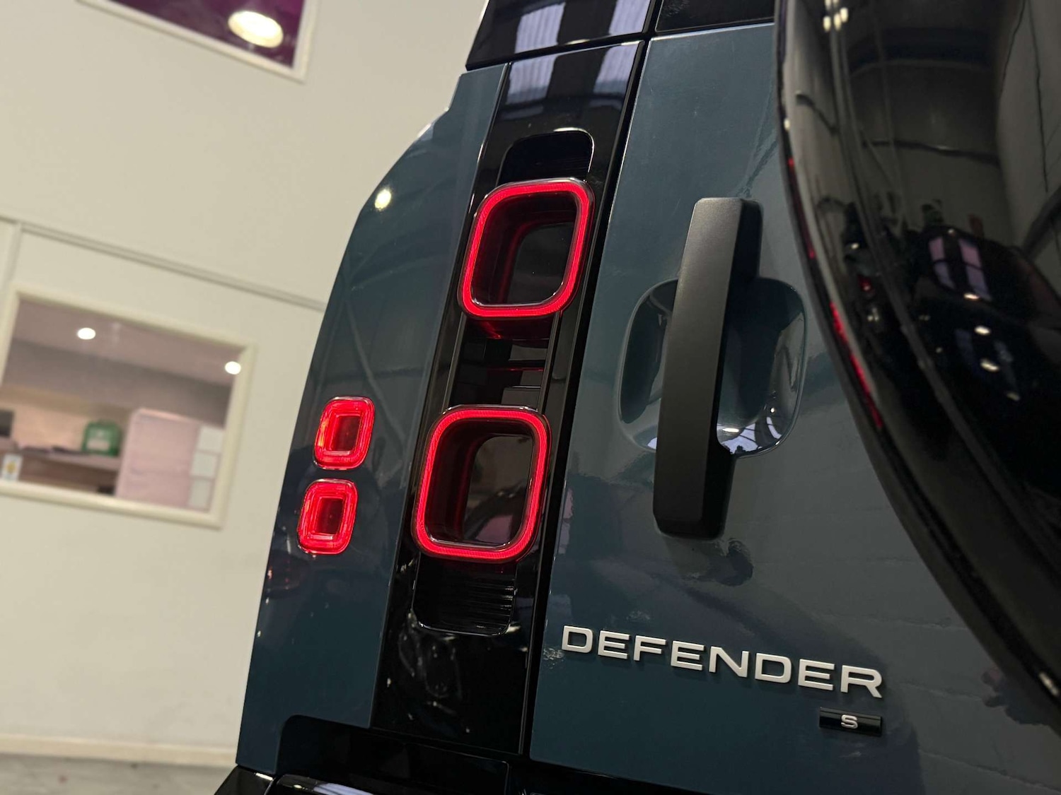 Used Land Rover Defender 2020 for sale - 76829883: Photo 10