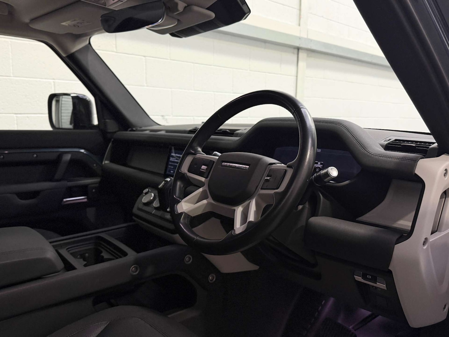 Used Land Rover Defender 2020 for sale - 76829883: Photo 15